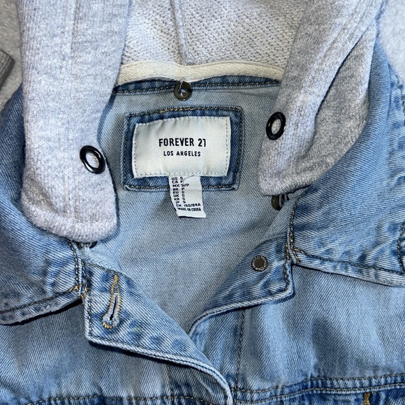 FOREVER21 DENIM JACKET - Picture 3 of 5